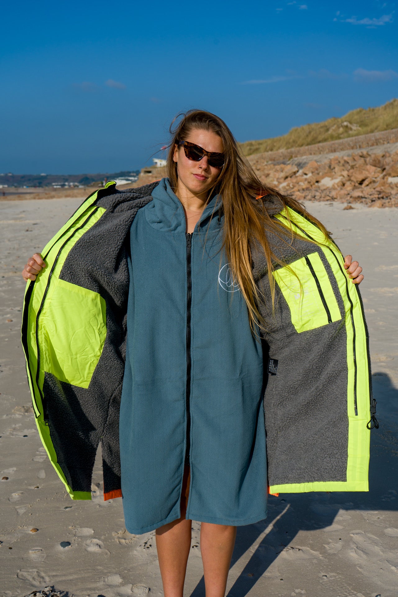 Advanced 2-in-1  Loose n' Lazy Robe - (reflective)