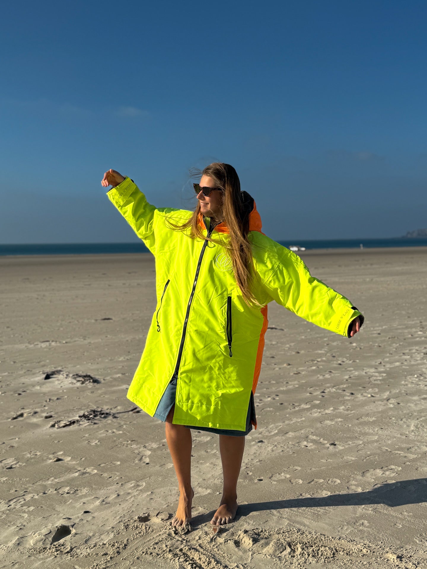 Advanced 2-in-1  Loose n' Lazy Robe - (reflective)