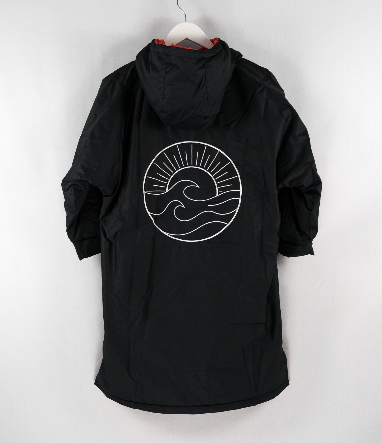 Mid-sleeve Loose n' Lazy Changing Robe - Black/Red