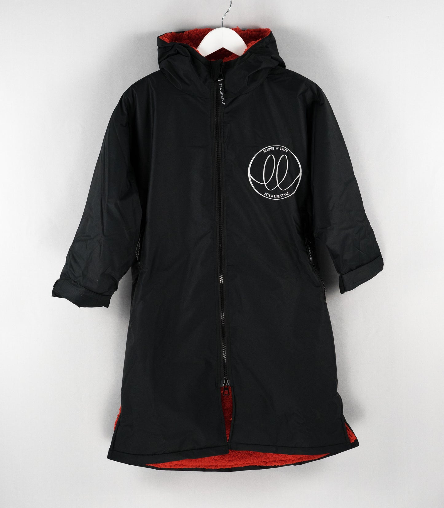 swimming changing robe for outdoor use.  Sustainable warm fleece and waterproof outer lining.