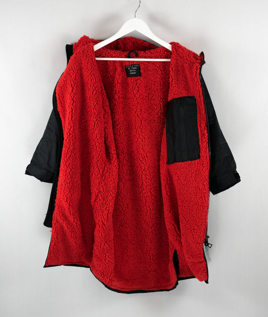 Mid-sleeve Loose n' Lazy Changing Robe - Black/Red