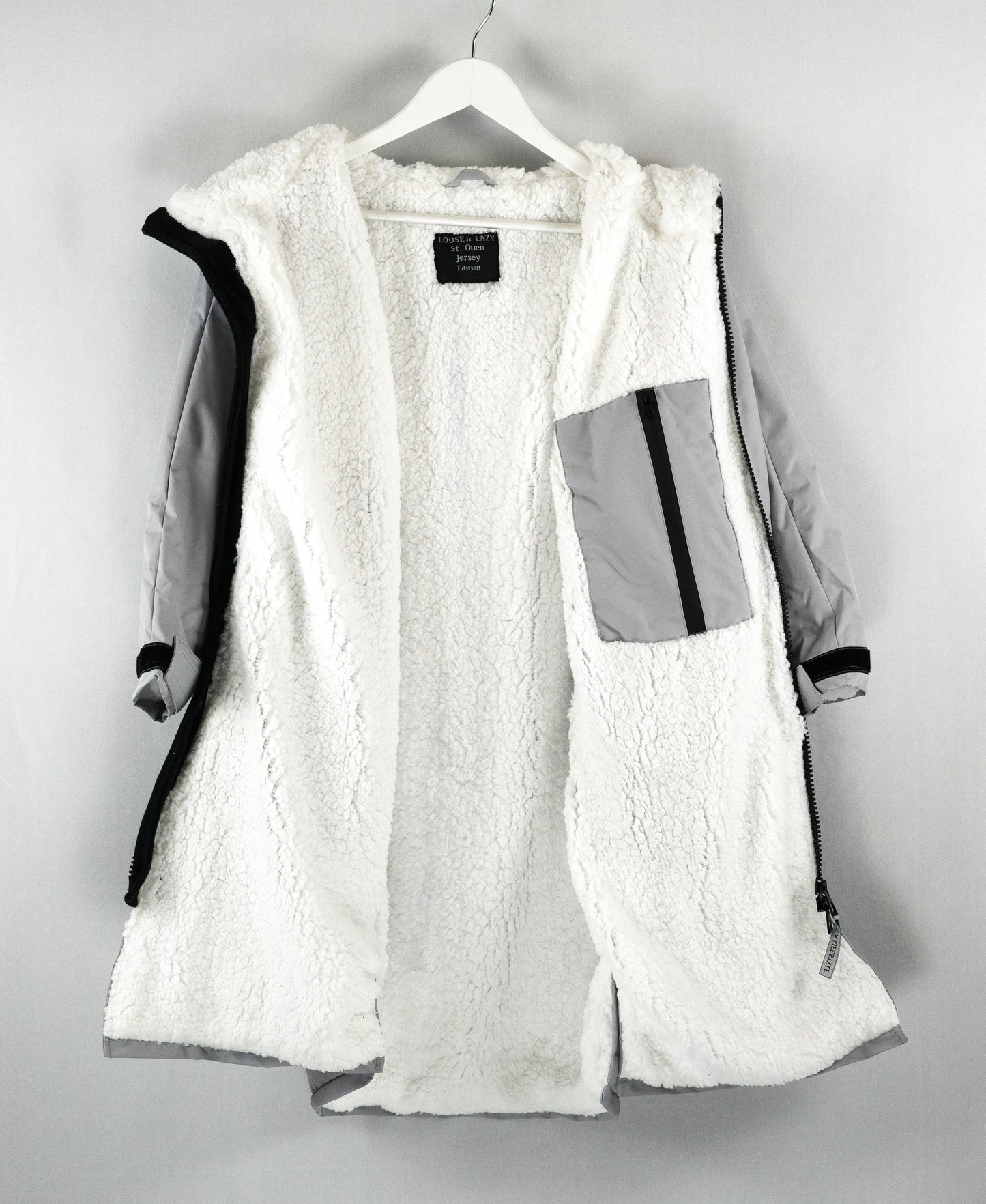 Mid-sleeve Loose n' Lazy Changing Robe - Grey/White